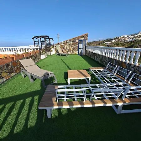アパート Tenerife 100m2 Casa De Don Quijote With A Terrace Of 100m2 With A View Of The Ocean And Teide Volcano And A Garden Of 600m2 イコー・デ・ロス・ビノス