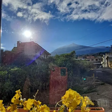アパート Tenerife 100m2 Casa De Don Quijote With A Terrace Of 100m2 With A View Of The Ocean And Teide Volcano And A Garden Of 600m2 イコー・デ・ロス・ビノス